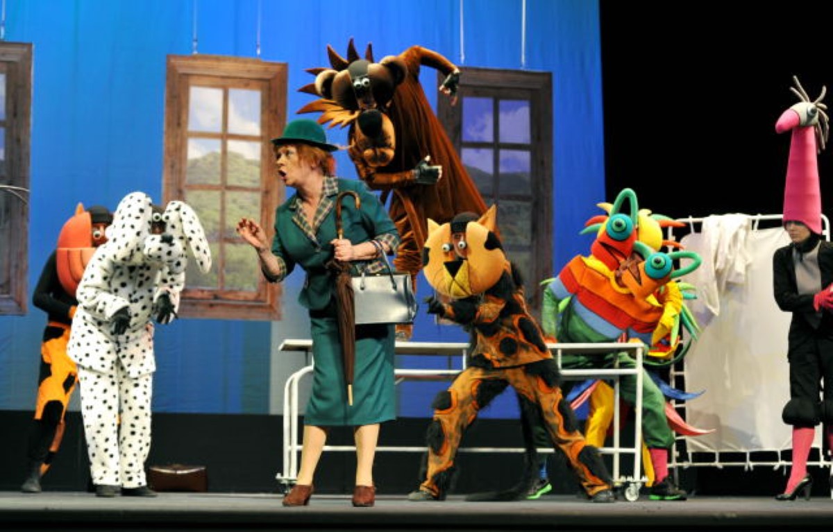 29.10.2011. Zielona Gora Teatr Lubuski Premiera sztuk dla dzieci Zwierzeta dr Dolittle wedlug Hugh Loftinga w rezyserii Jerzego Bielunasa N/z Fot Tomasz Gawalkiewicz/ZAFF