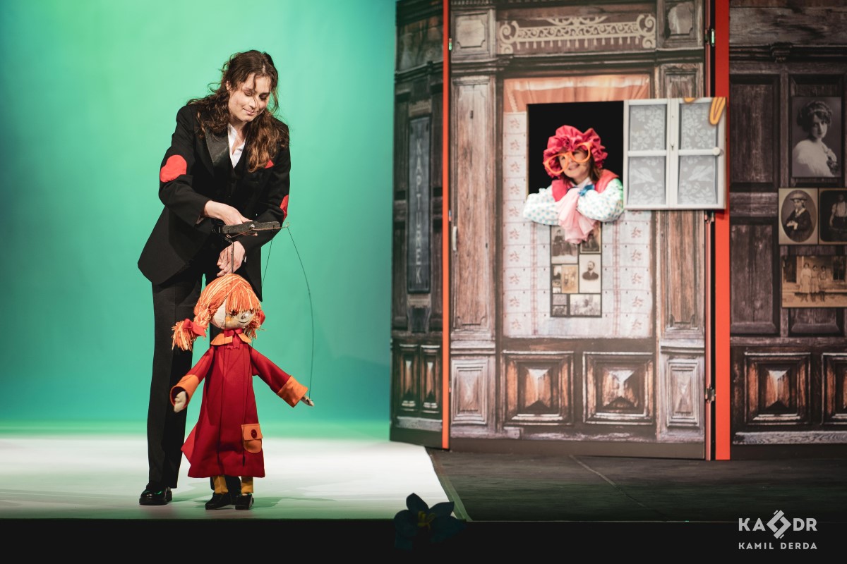 Małgorzata Polak (Czerwony Kapturek) i Marta Frąckowiak (Babcia)